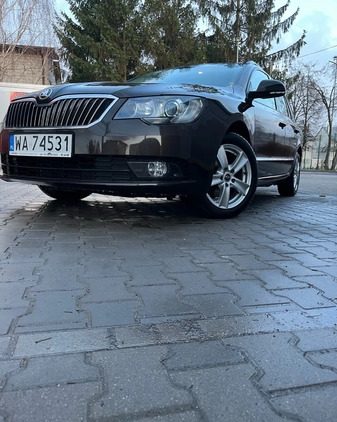 Skoda Superb cena 37000 przebieg: 196000, rok produkcji 2013 z Marki małe 92